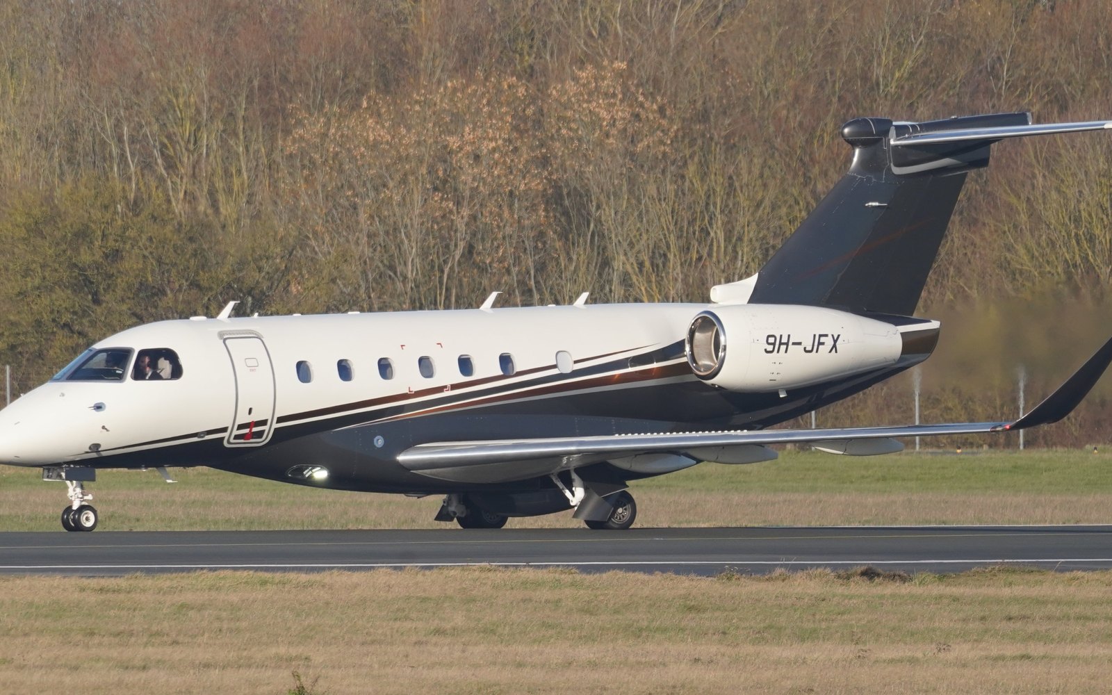 Flexjet Embraer Praetor 600 (9H-JFX) at Stansted